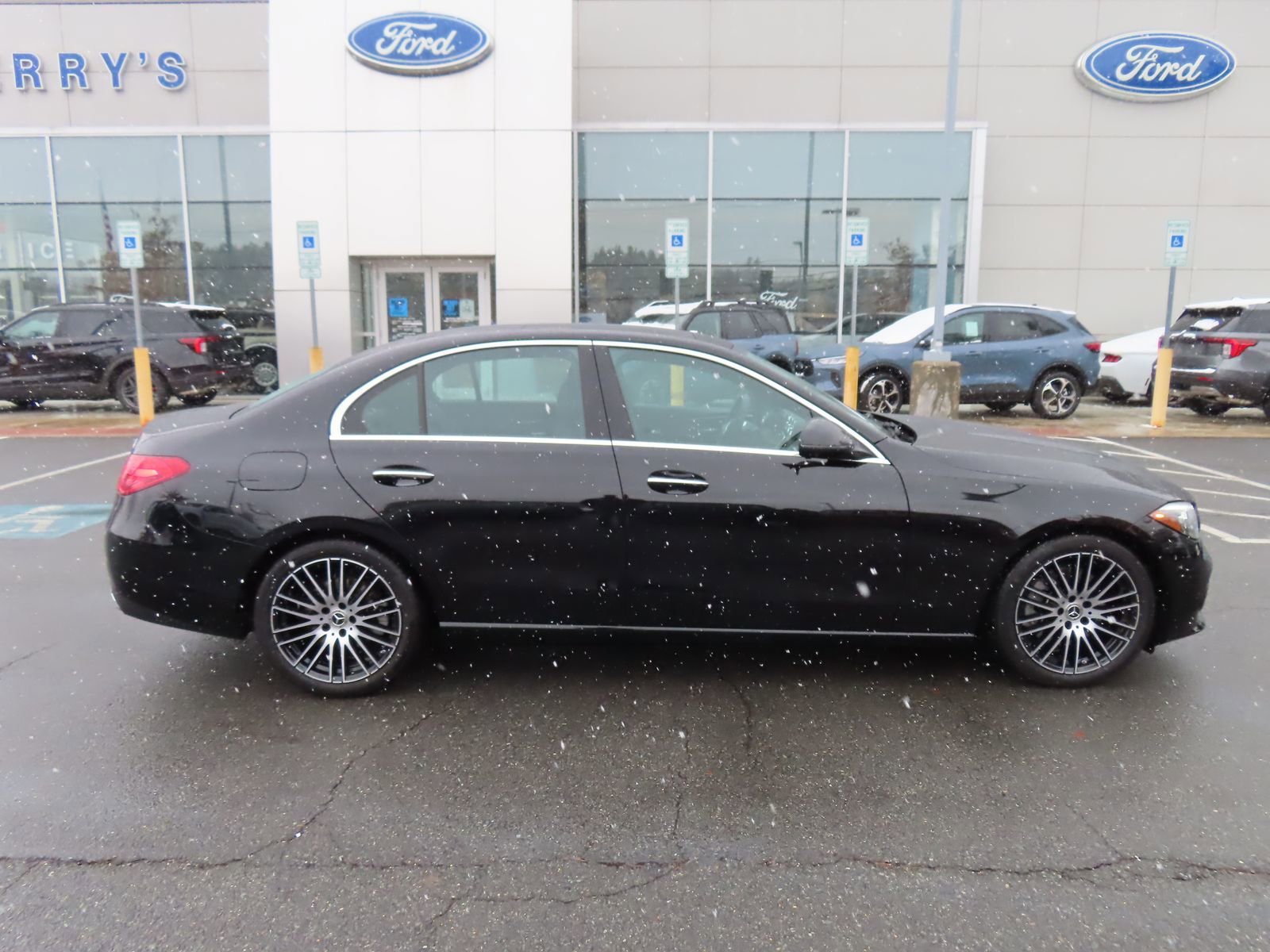 Used 2025 Mercedes-Benz C 300 4MATIC Sedan image 7