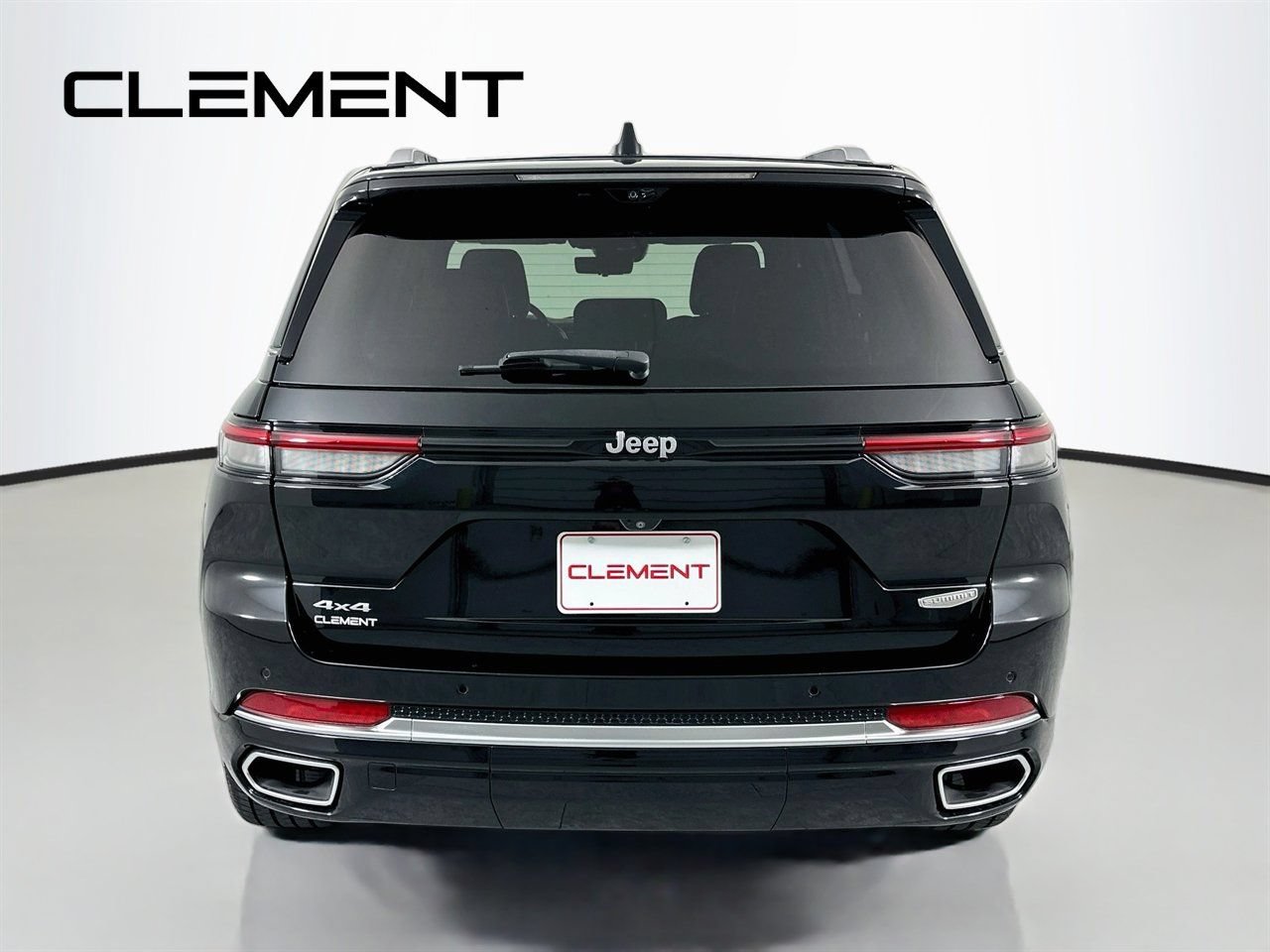 Used 2023 Jeep Grand Cherokee Summit AWD/4WD image 8