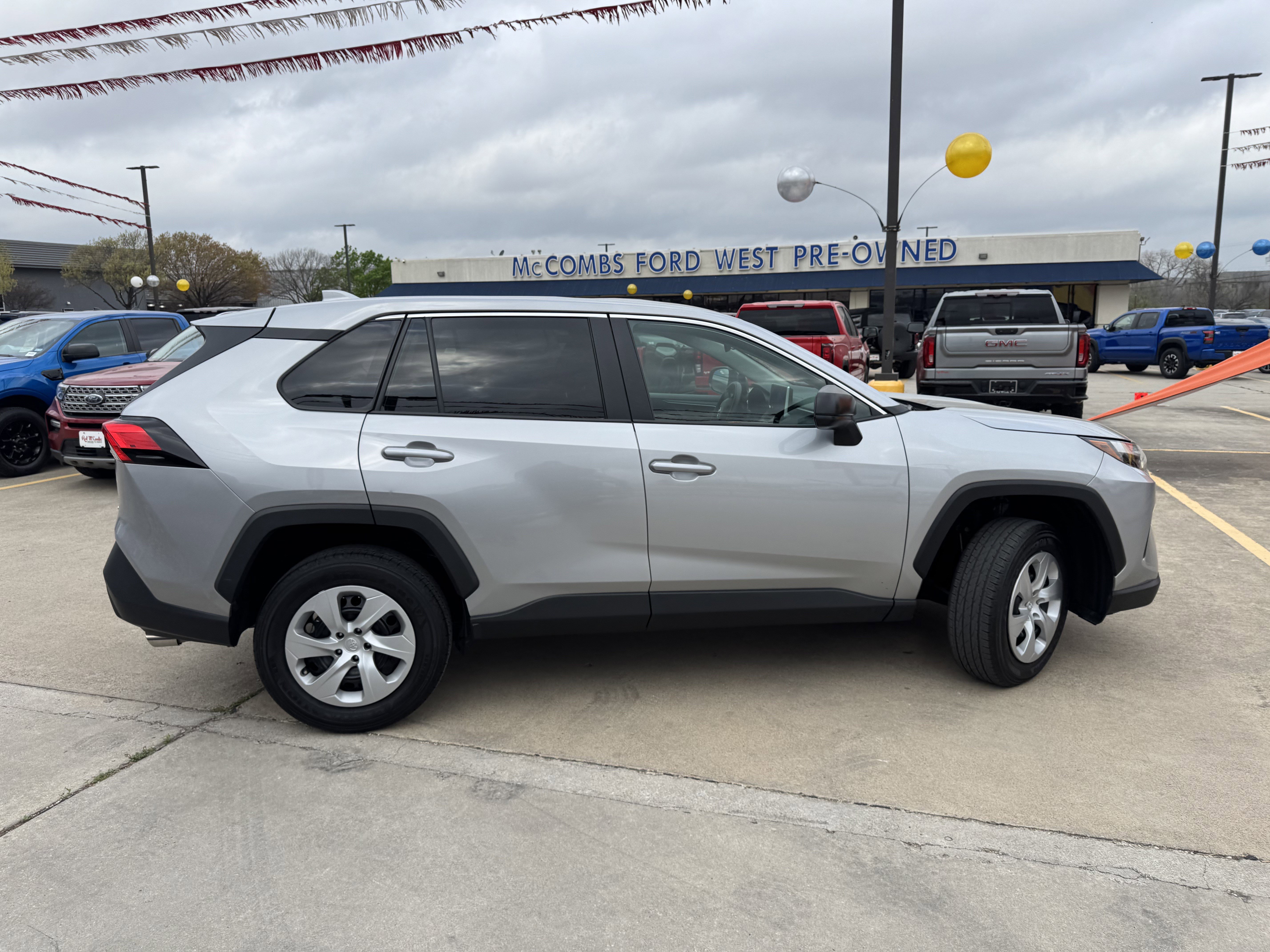Used 2025 Toyota RAV4 LE image 4