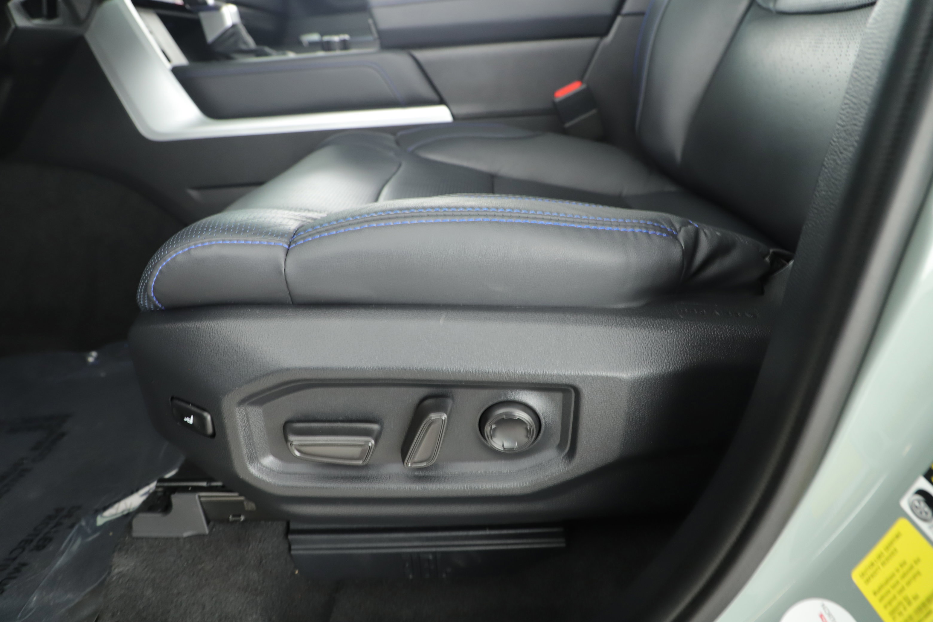 Used 2024 Toyota Tundra Platinum image 10