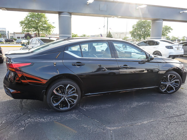 Used 2023 Nissan Altima 2.5 SR AWD/4WD image 9