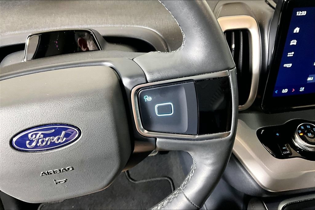 Certified 2025 Ford Expedition Active AWD/4WD image 15