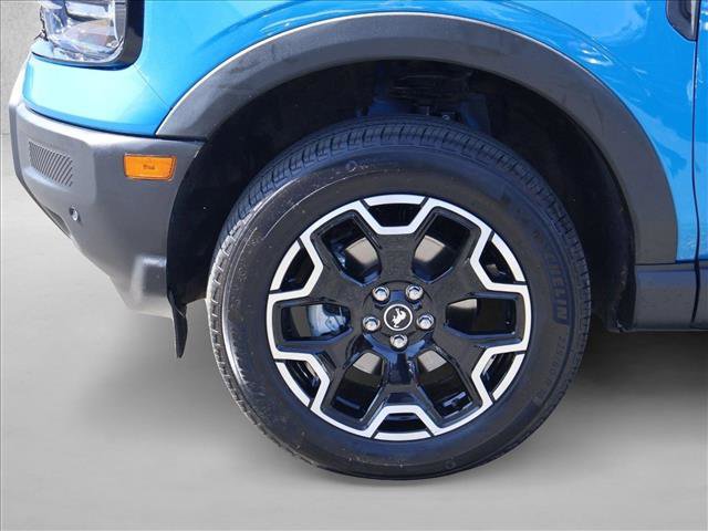 Certified 2025 Ford Bronco Sport Outer Banks w/ Outer Banks Tech Package+ AWD/4WD image 30