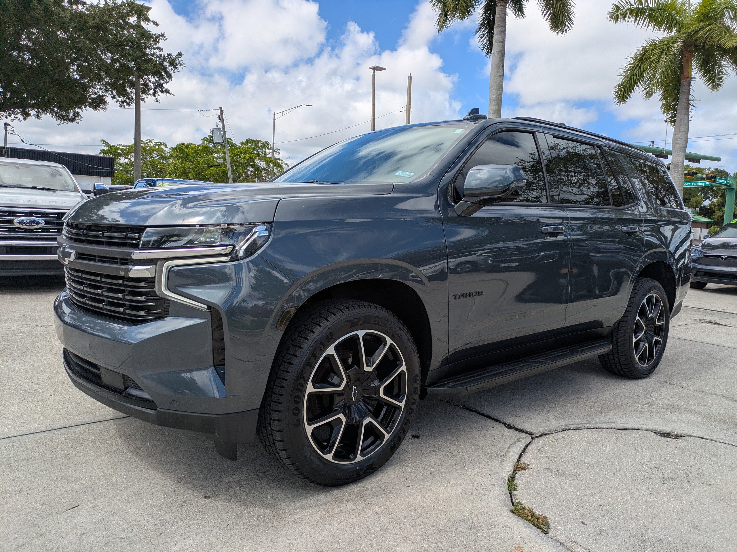 Used 2021 Chevrolet Tahoe RST w/ Luxury Package RWD image 7
