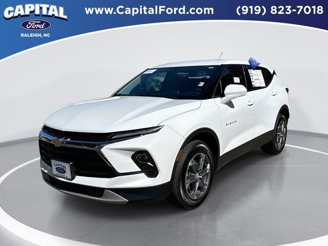 Used 2025 Chevrolet Blazer LT AWD/4WD image 1