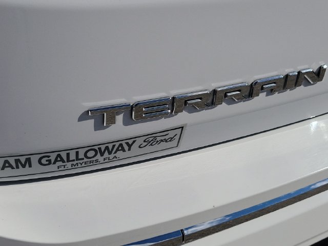 Used 2020 GMC Terrain Denali w/ Denali Premium Package FWD image 8