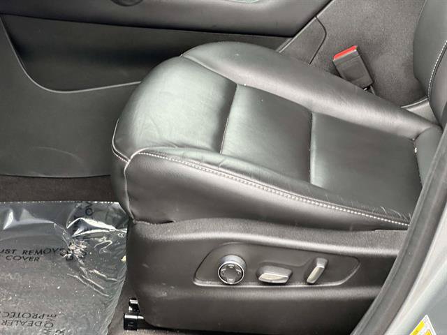 Used 2024 Cadillac XT4 Premium Luxury AWD/4WD image 12
