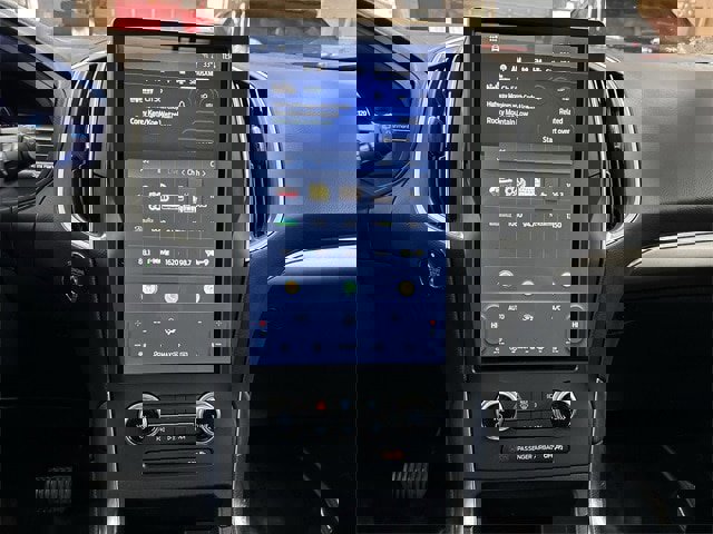 Certified 2022 Ford Edge Titanium image 8