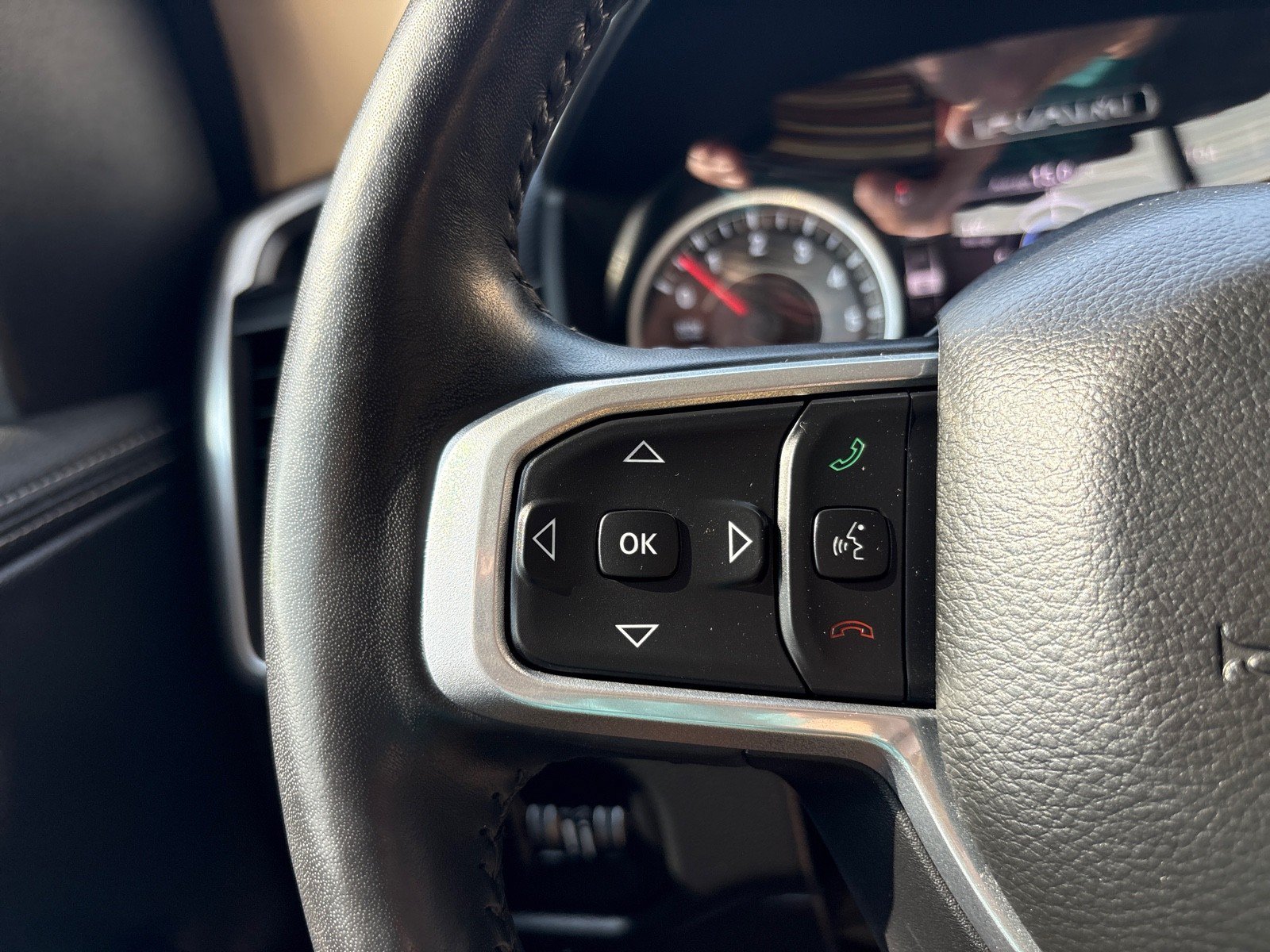Used 2020 RAM 1500 Laramie AWD/4WD image 17