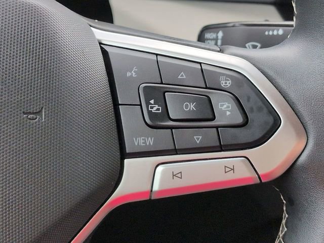 Used 2025 Volkswagen Taos SE FWD image 30