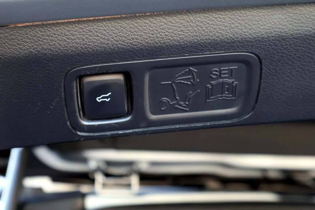 Certified 2020 Ford Expedition XLT w/ Equipment Group 202A RWD image 27