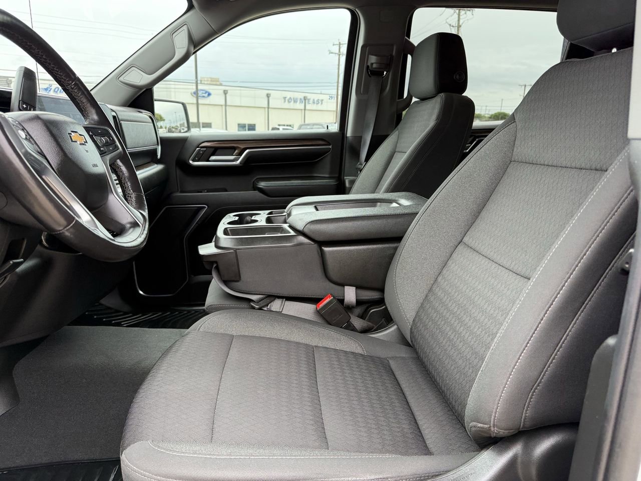 Used 2022 Chevrolet Silverado 1500 LT RWD image 24