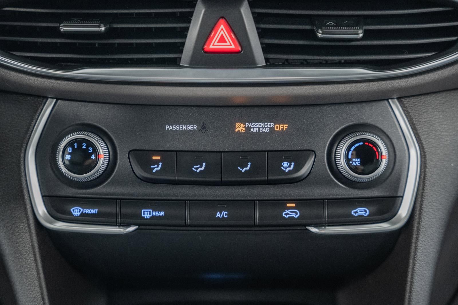 Used 2020 Hyundai Santa Fe SE image 27