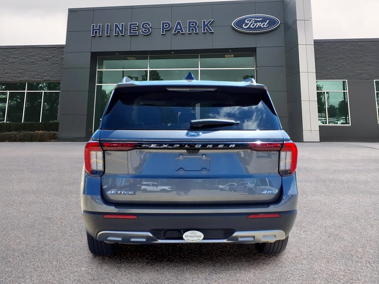 Certified 2025 Ford Explorer Active w/ Active Comfort Package AWD/4WD image 6
