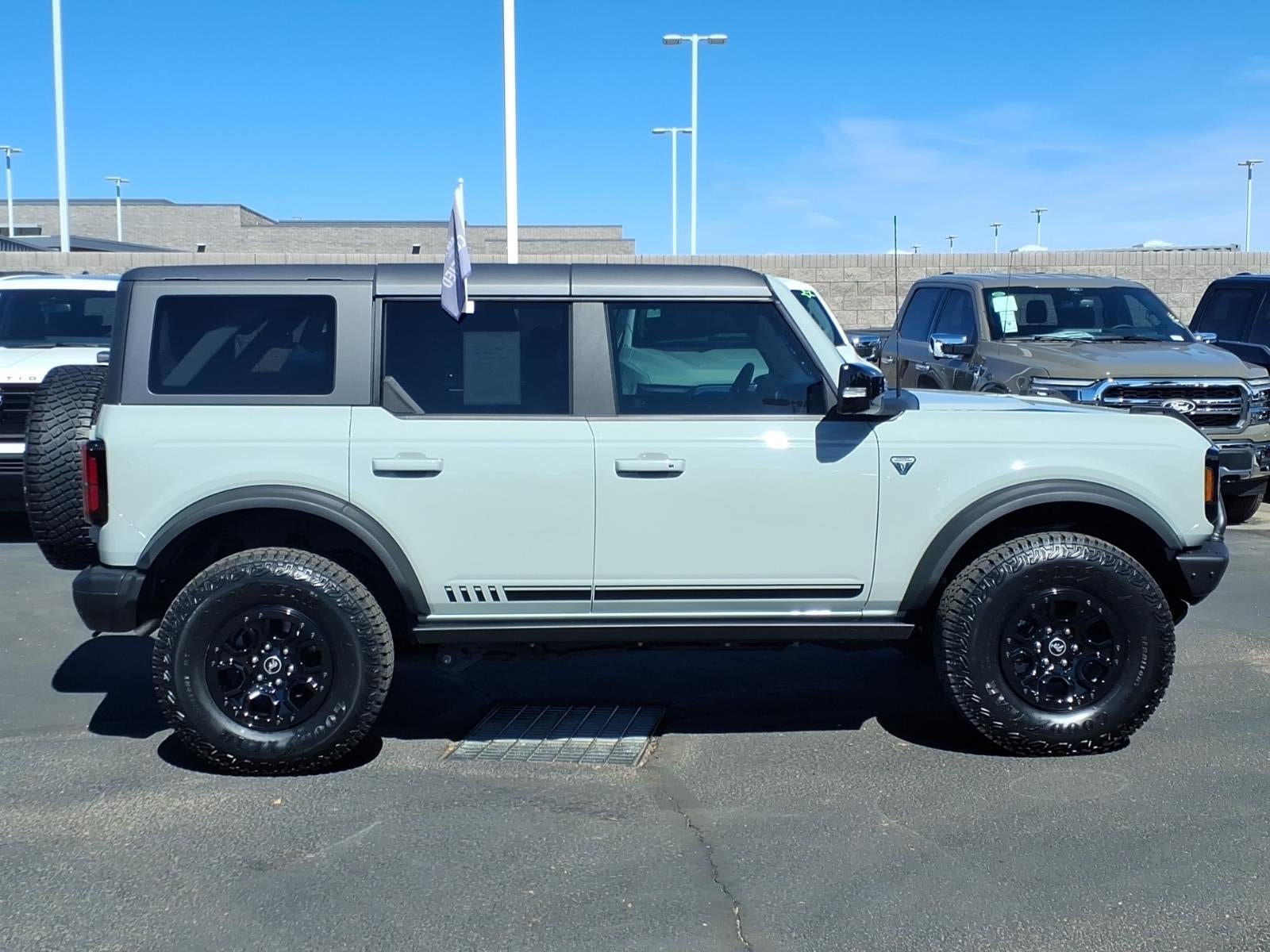 Certified 2021 Ford Bronco First Edition AWD/4WD image 3