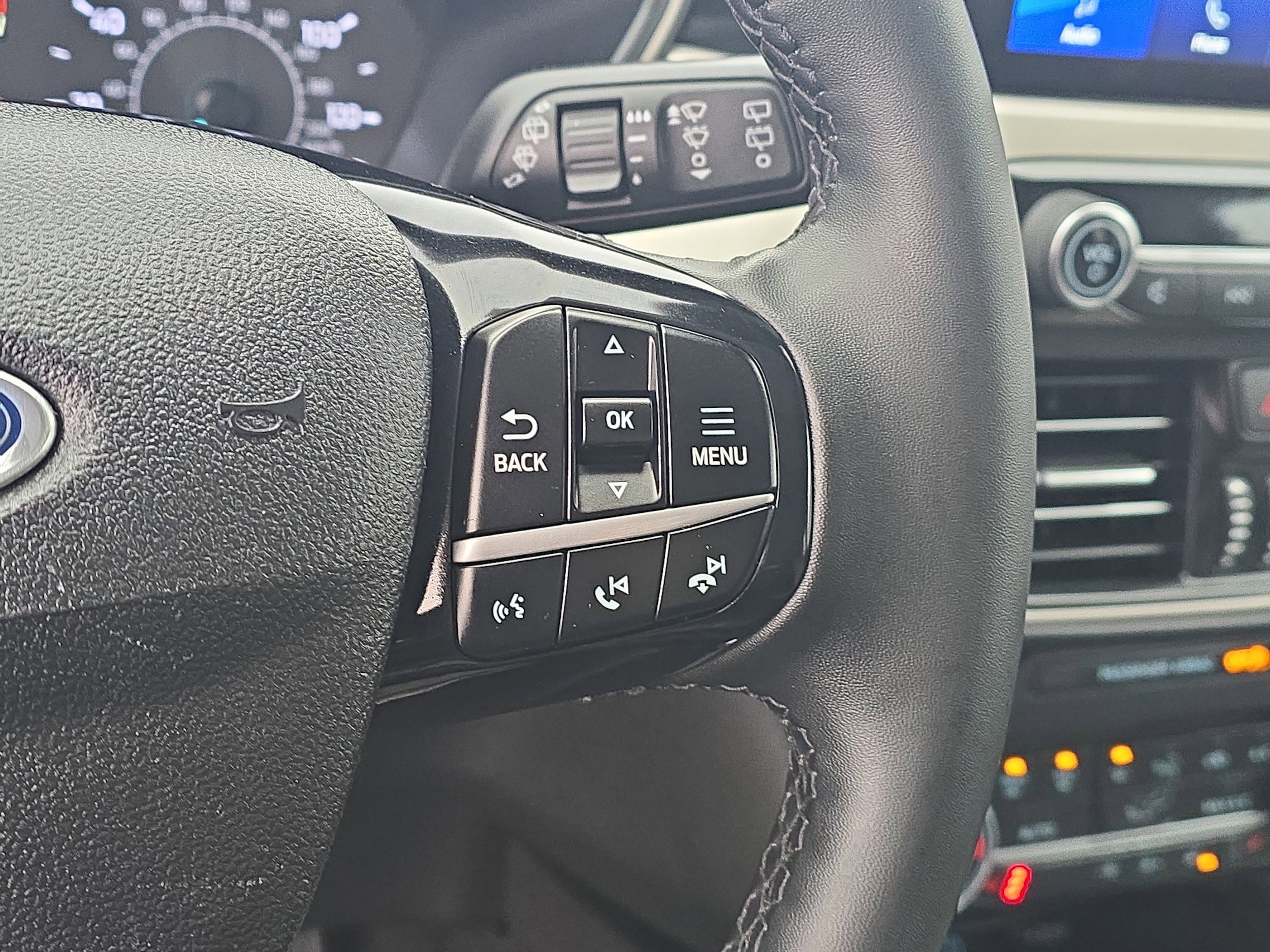 Certified 2022 Ford Escape SE w/ SE Sport Appearance Package AWD/4WD image 28