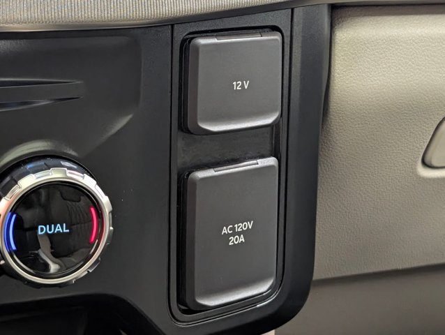 Certified 2025 Ford F250 Platinum w/ Platinum Plus Package AWD/4WD image 9