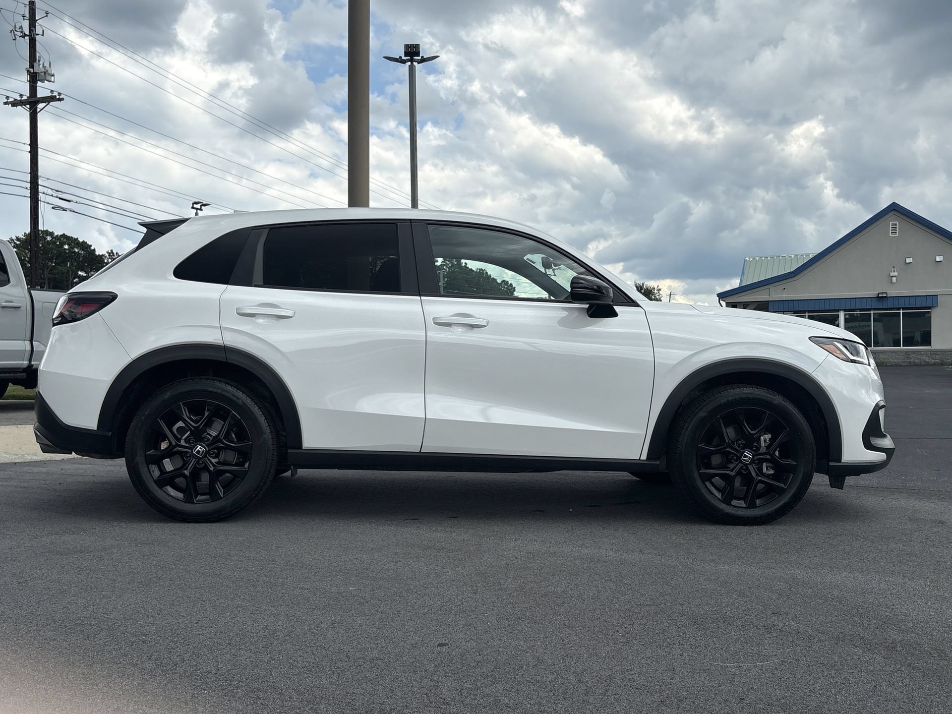 Used 2025 Honda HR-V Sport image 23