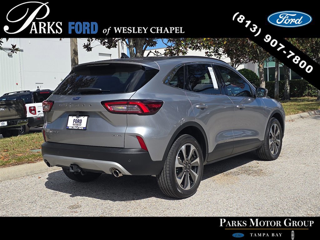 Certified 2023 Ford Escape Platinum w/ Class II Trailer Tow Package image 4