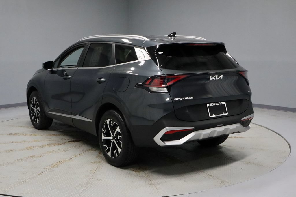 Used 2025 Kia Sportage EX AWD/4WD image 10