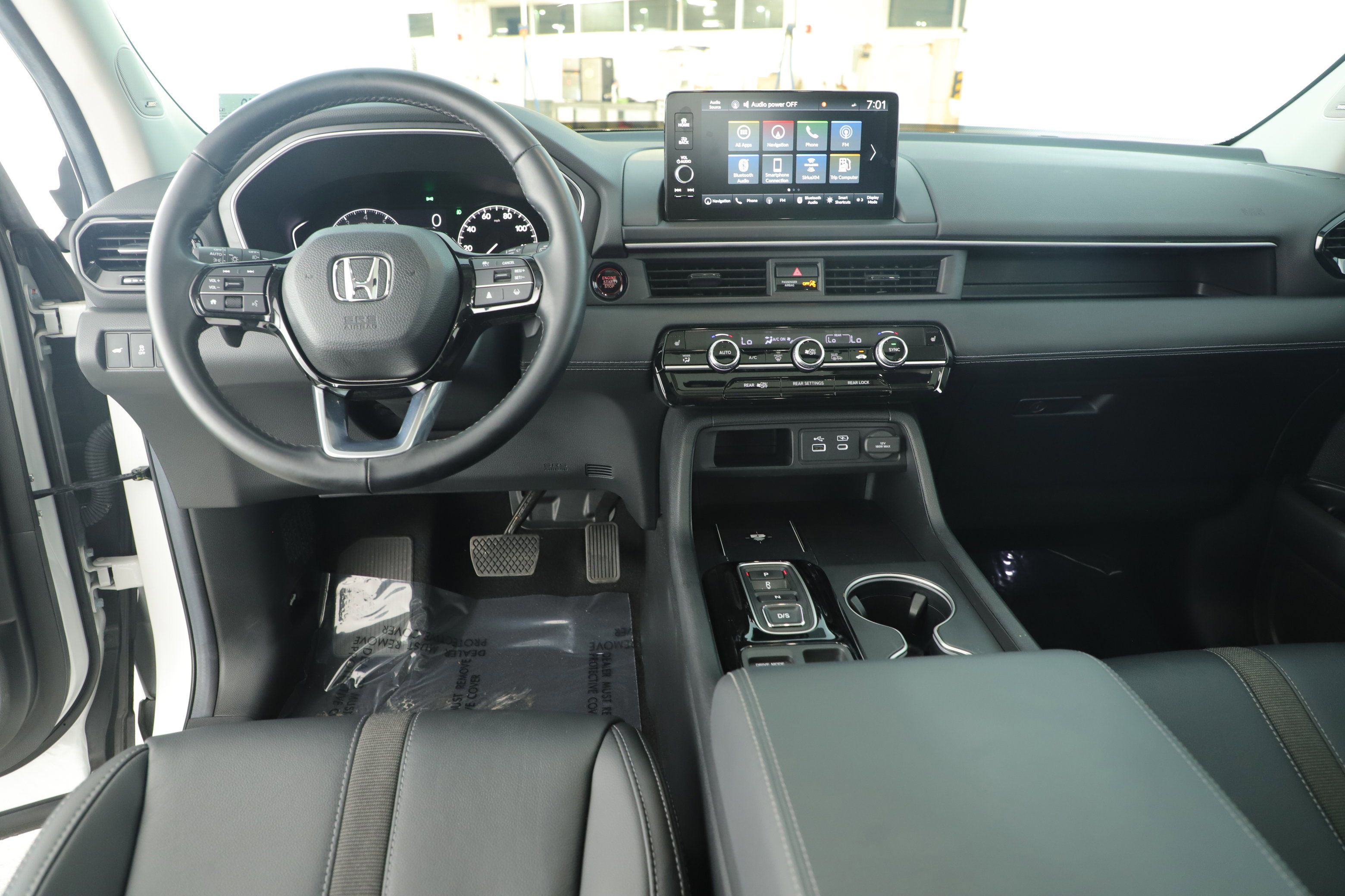 Used 2025 Honda Pilot Touring image 18