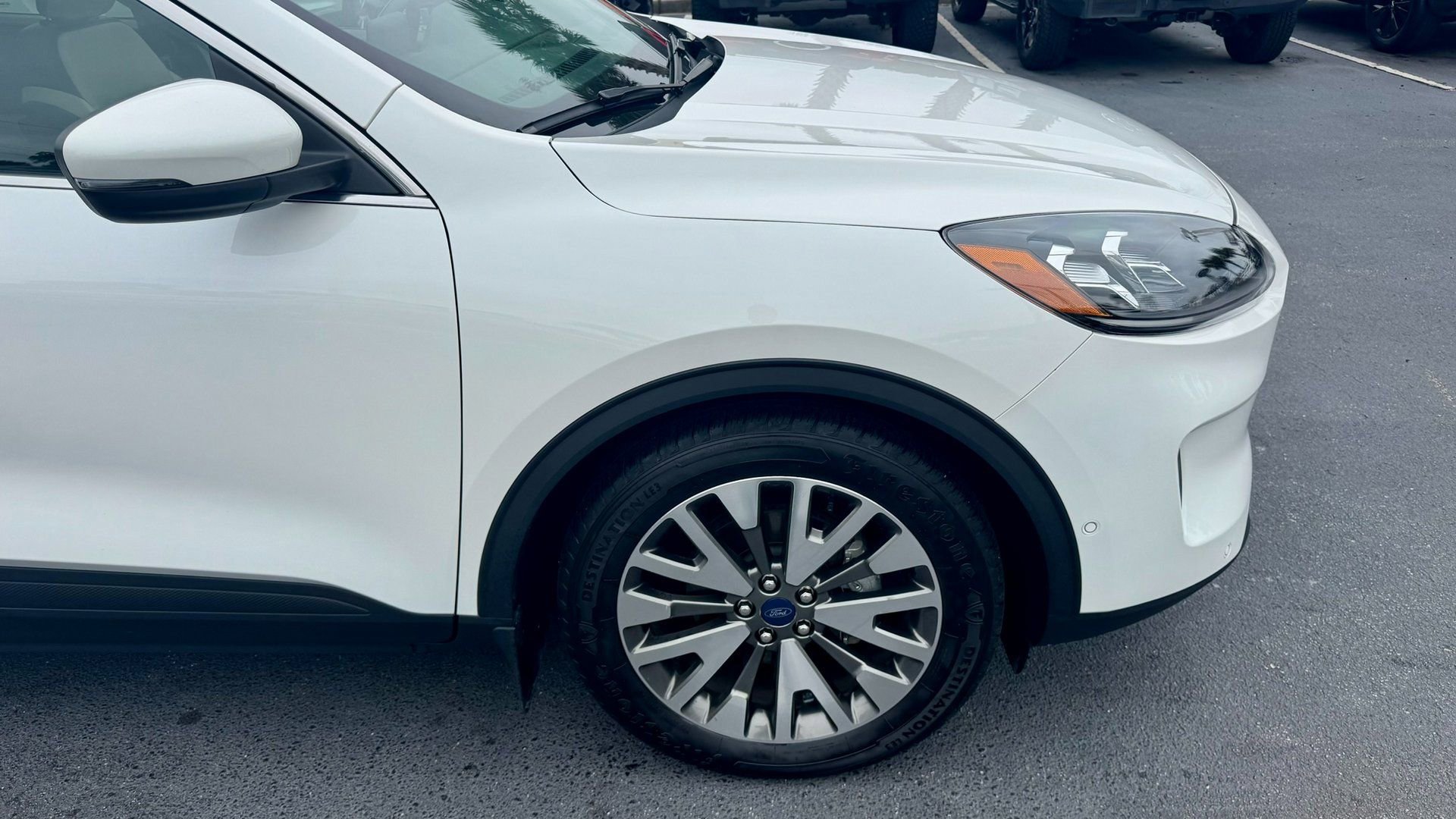 Certified 2020 Ford Escape Titanium image 4