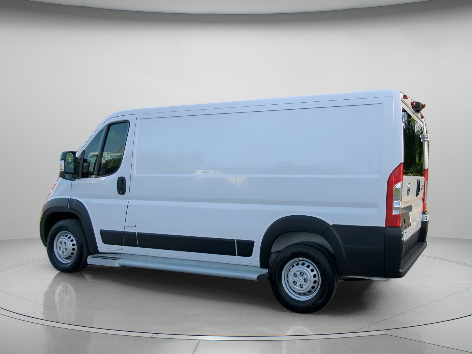Used 2025 RAM ProMaster 2500 w/ U-Haul Equipment Group FWD image 19