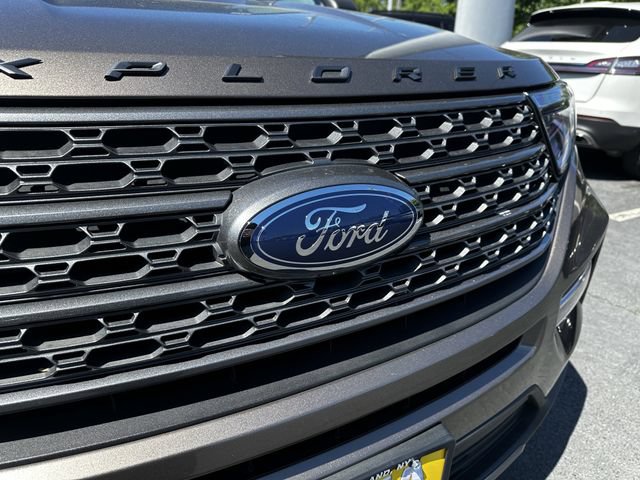 Certified 2021 Ford Explorer XLT w/ Equipment Group 202A AWD/4WD image 10
