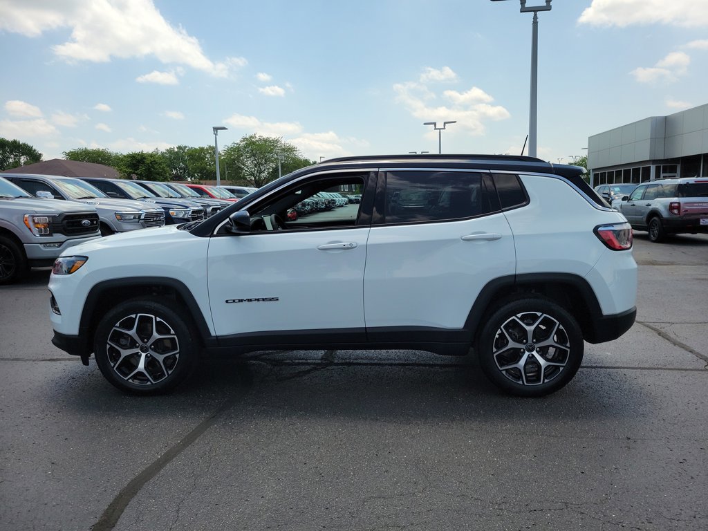 Used 2025 Jeep Compass Limited AWD/4WD image 7