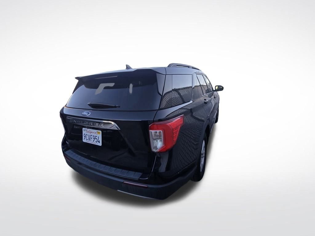 Certified 2022 Ford Explorer XLT w/ Equipment Group 202A image 8