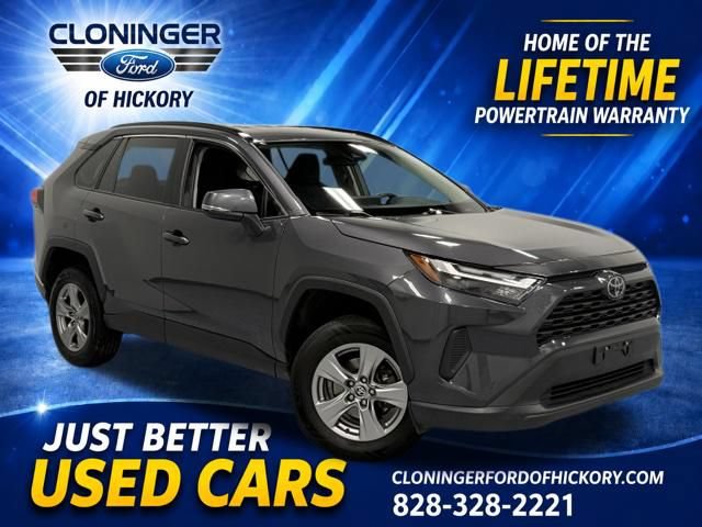 Used 2024 Toyota RAV4 XLE FWD image 1