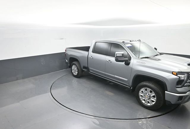Used 2024 Chevrolet Silverado 2500 High Country w/ High Country Premium Package AWD/4WD image 28