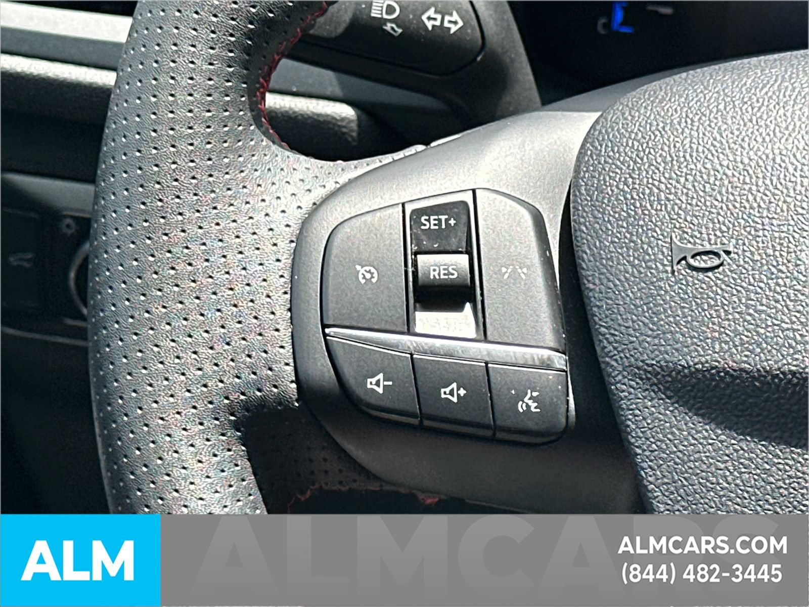 Certified 2025 Ford Escape ST-Line Select AWD/4WD image 29