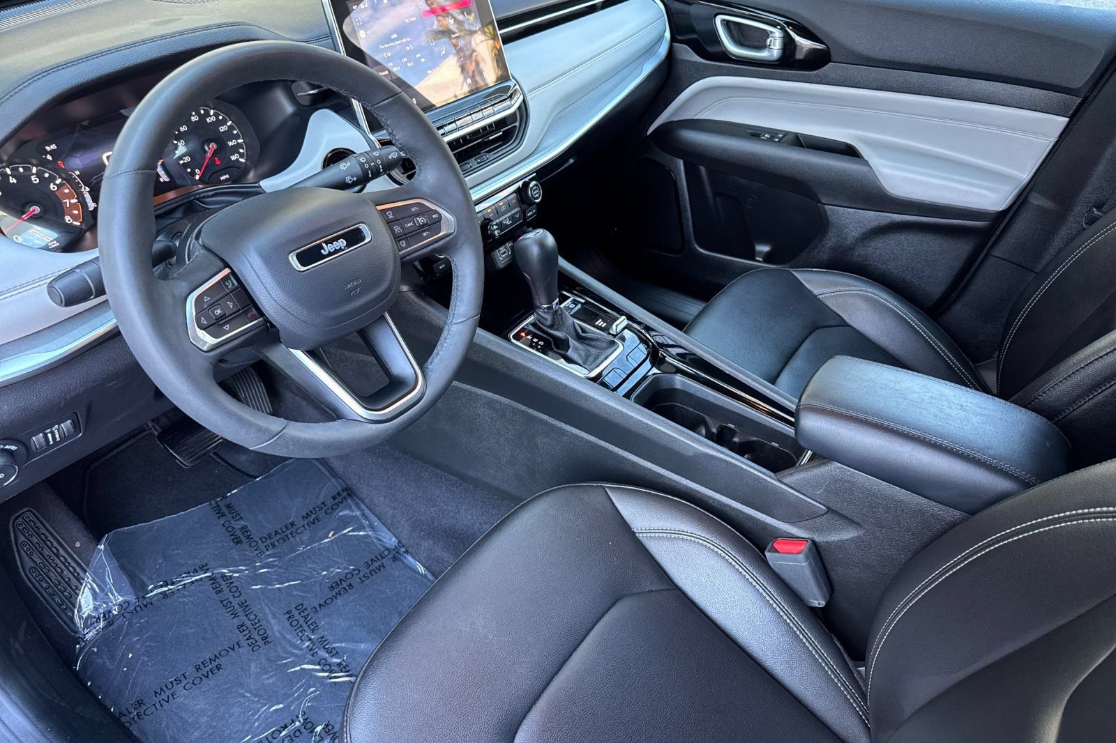 Used 2025 Jeep Compass Limited AWD/4WD image 10