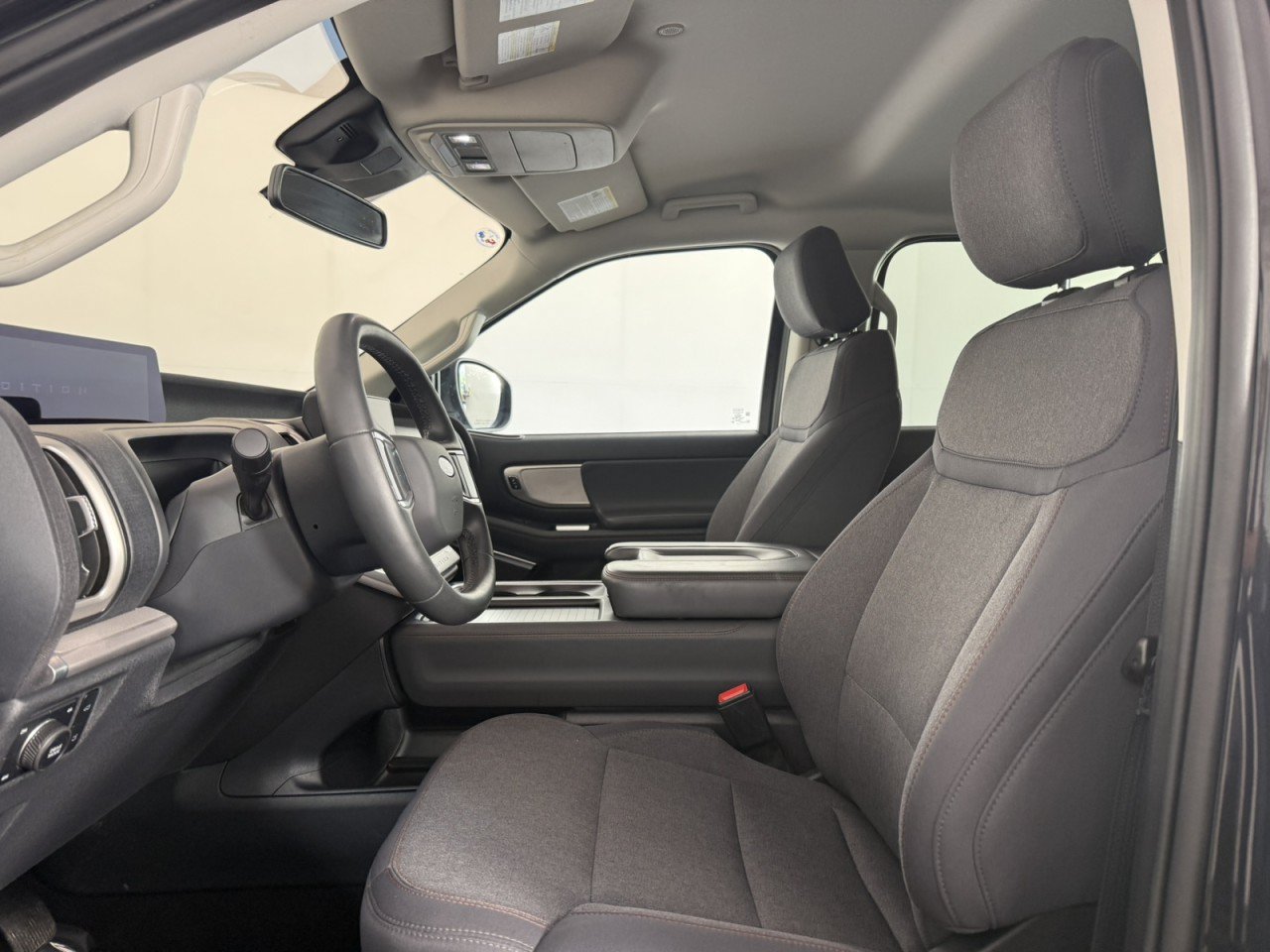 Certified 2025 Ford Expedition Active AWD/4WD image 17