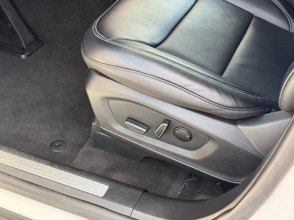 Certified 2023 Ford Explorer Limited w/ Limited Technology Package RWD image 21