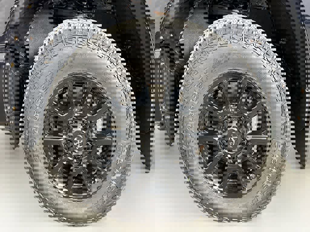 Used 2020 Toyota Tundra image 10