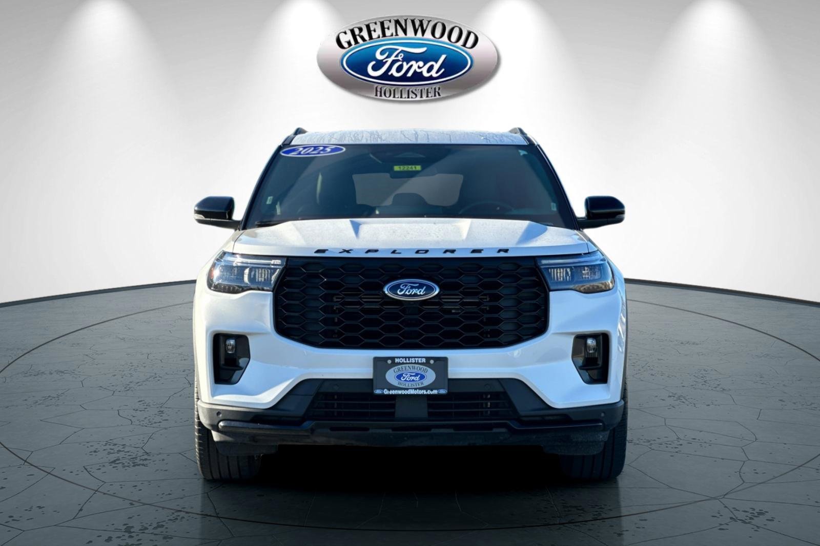 Certified 2025 Ford Explorer ST-Line w/ ST-Line Street Pack image 9