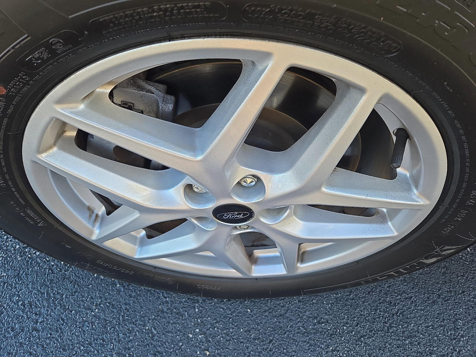 Certified 2024 Ford Edge SEL w/ Convenience Package image 9