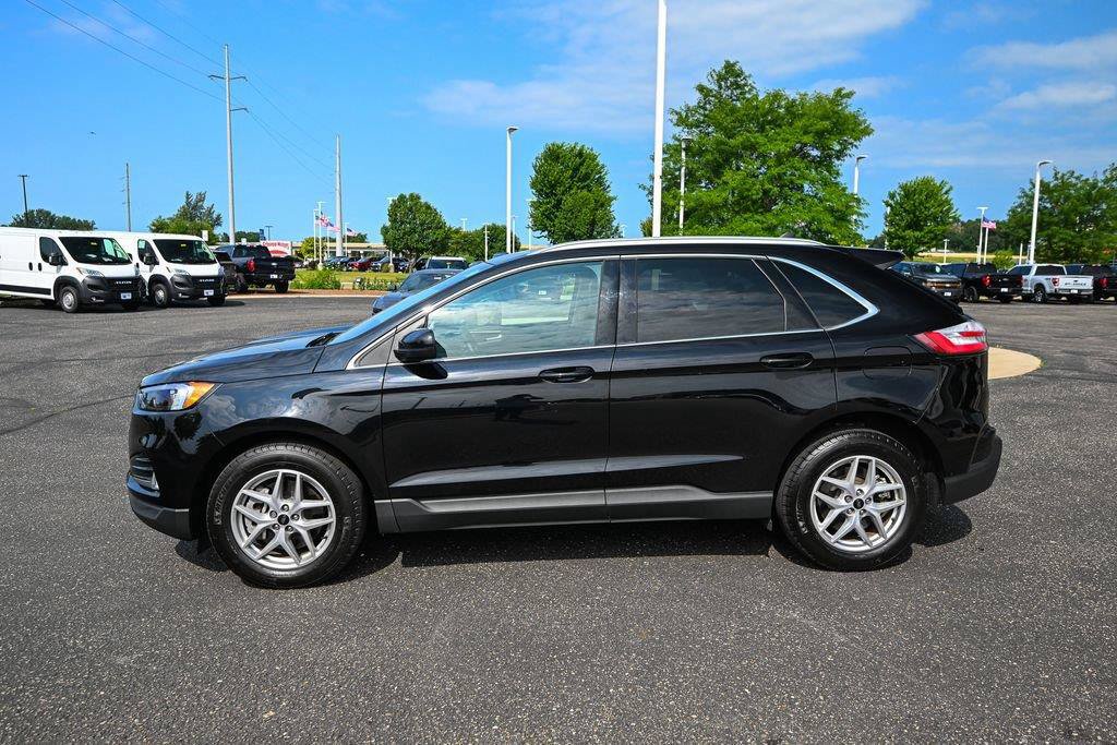 Certified 2024 Ford Edge SEL w/ Convenience Package AWD/4WD image 9