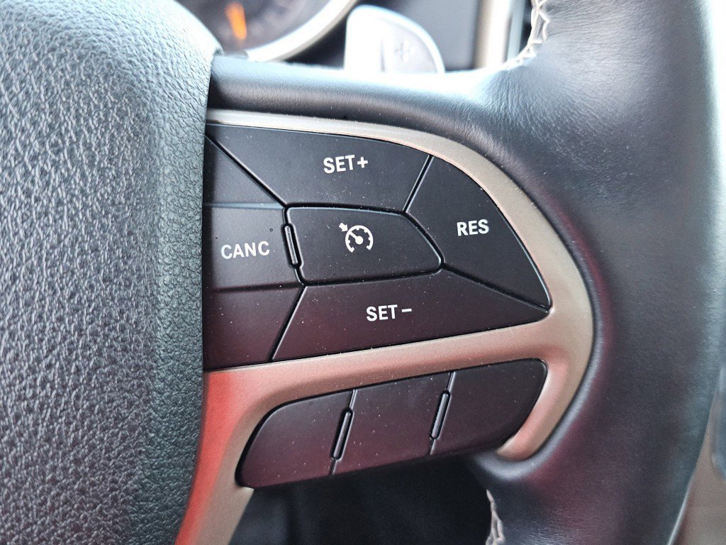 Used 2017 Jeep Grand Cherokee Limited w/ Trailer Tow Group IV image 12