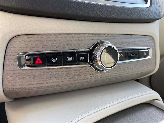 Used 2024 Volvo XC90 B5 Plus w/ Protection Package Premier image 27