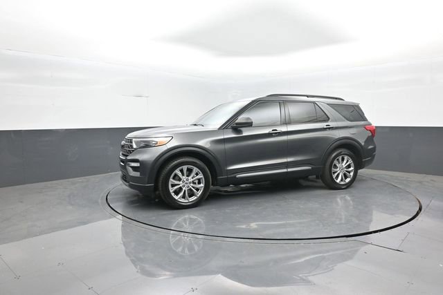 Certified 2020 Ford Explorer XLT w/ Equipment Group 202A AWD/4WD image 4