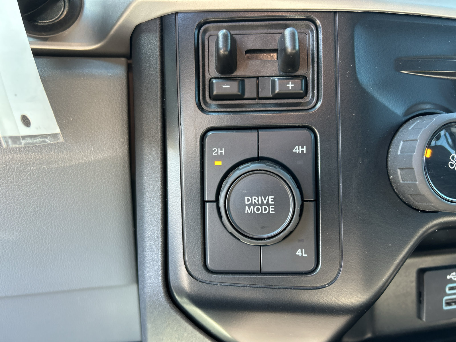Certified 2024 Ford F250 XLT AWD/4WD image 23