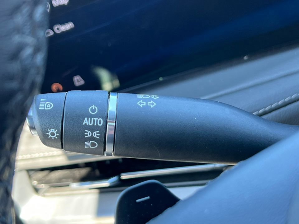 Used 2025 Cadillac XT4 Premium Luxury image 19