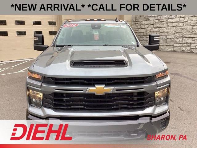 Used 2024 Chevrolet Silverado 2500 Custom w/ Custom Value Package AWD/4WD image 3