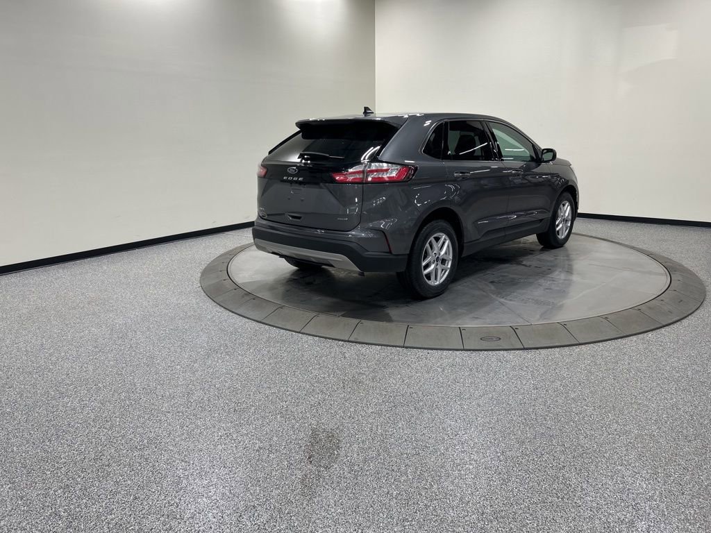 Certified 2022 Ford Edge SEL w/ Convenience Package image 5