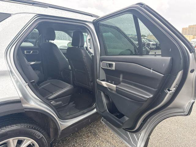 Certified 2023 Ford Explorer XLT w/ Equipment Group 202A AWD/4WD image 9