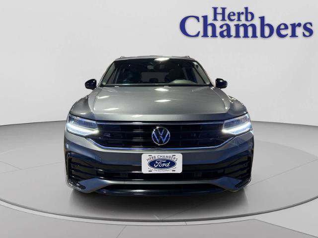 Used 2023 Volkswagen Tiguan SE R-Line AWD/4WD image 2