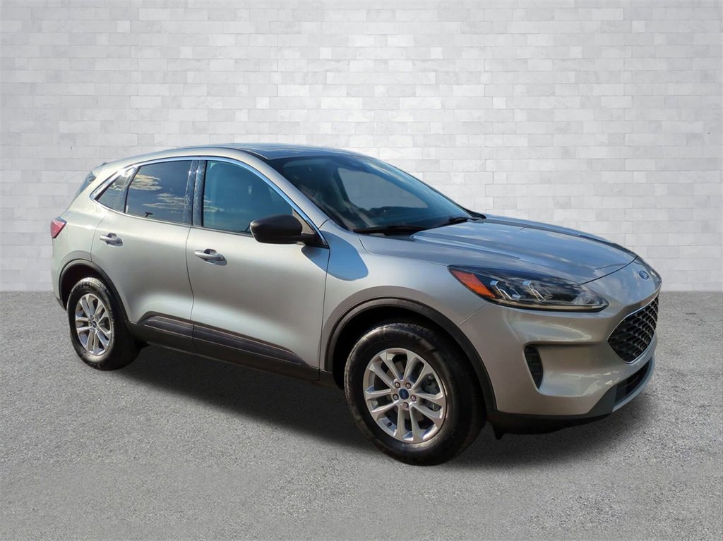 Certified 2022 Ford Escape SE w/ Cold Weather Package image 2